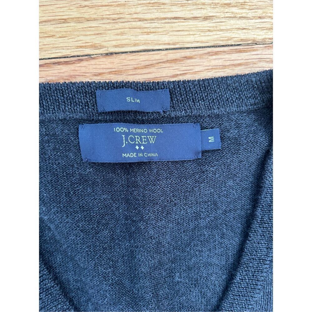 J crew Merino wool V-neck sweater slim men’s size M Charcoal color - Picture 2 of 5